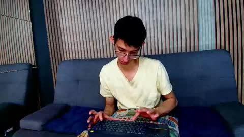 Zyro Nigth online show from December 4, 2025, 9:45 pm