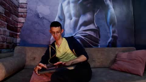 Zyro Nigth online show from December 17, 2025, 7:20 pm