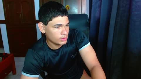 Snapshot of zyrosxk chatting on May 4, 2026, 2:13 pm antonio felipe online show from May 4, 2026, 2:13 pm
