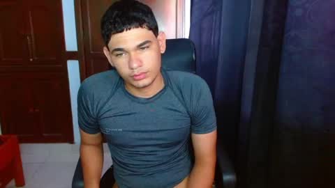 Snapshot of zyrosxk chatting on May 5, 2026, 2:03 pm antonio felipe online show from May 5, 2026, 2:03 pm