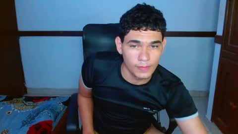 Snapshot of zyrosxk chatting on May 22, 2026, 8:10 am antonio felipe online show from May 22, 2026, 8:10 am