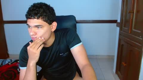 Snapshot of zyrosxk chatting on May 27, 2026, 1:08 pm antonio felipe online show from May 27, 2026, 1:08 pm