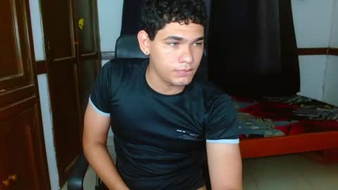 Snapshot of zyrosxk chatting on June 5, 2026, 7:58 am antonio felipe online show from June 5, 2026, 7:58 am