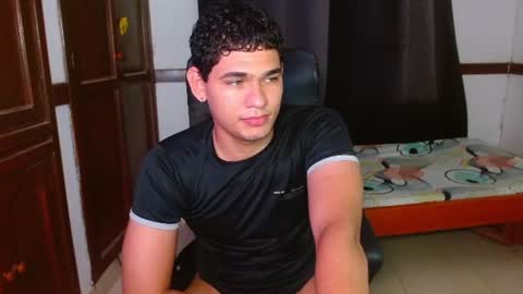 Snapshot of zyrosxk chatting on June 11, 2026, 7:50 am antonio felipe online show from June 11, 2026, 7:50 am