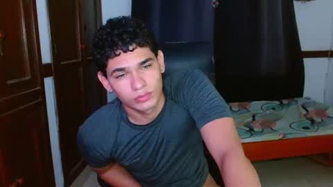 Snapshot of zyrosxk chatting on June 14, 2026, 7:43 am antonio felipe online show from June 14, 2026, 7:43 am