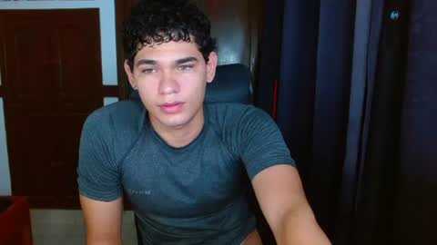 Snapshot of zyrosxk chatting on June 25, 2026, 8:52 am antonio felipe online show from June 25, 2026, 8:52 am