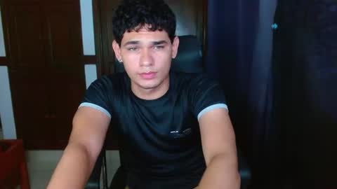 Snapshot of zyrosxk chatting on July 3, 2026, 5:47 am antonio felipe online show from July 3, 2026, 5:47 am