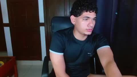 Snapshot of zyrosxk chatting on July 10, 2026, 6:39 am antonio felipe online show from July 10, 2026, 6:39 am