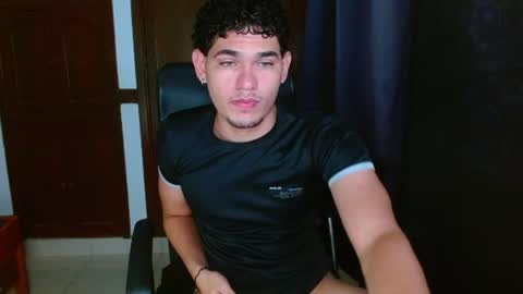 Snapshot of zyrosxk chatting on July 12, 2026, 7:43 am antonio felipe online show from July 12, 2026, 7:43 am