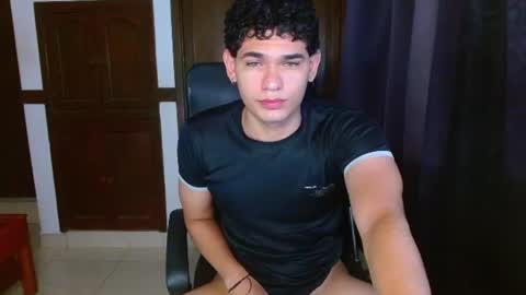 Snapshot of zyrosxk chatting on July 14, 2026, 5:23 am antonio felipe online show from July 14, 2026, 5:23 am