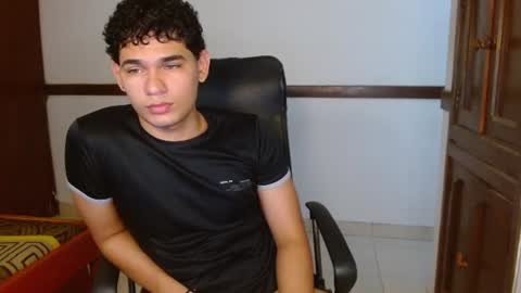 Snapshot of zyrosxk chatting on July 16, 2026, 7:36 am antonio felipe online show from July 16, 2026, 7:36 am