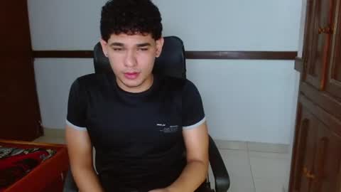 Snapshot of zyrosxk chatting on July 28, 2026, 7:15 am antonio felipe online show from July 28, 2026, 7:15 am