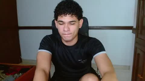 Snapshot of zyrosxk chatting on July 31, 2026, 7:41 am antonio felipe online show from July 31, 2026, 7:41 am
