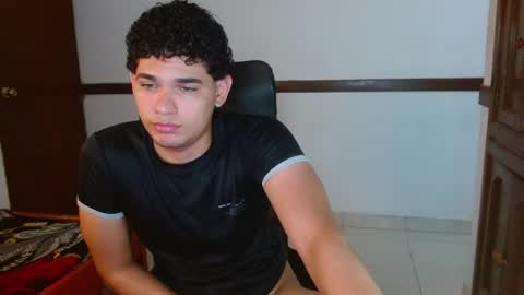 Snapshot of zyrosxk chatting on August 4, 2026, 7:55 am antonio felipe online show from August 4, 2026, 7:55 am
