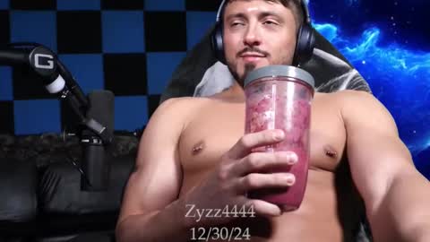 Snapshot of zyzz4444 chatting on December 31, 2024, 3:45 am Greek God online show from December 31, 2024, 3:45 am