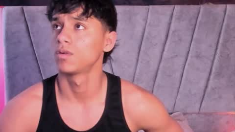 zyzz_1812 online show from January 6, 2026, 4:43 pm