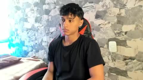 zyzz_1812 online show from June 2, 2026, 7:49 pm
