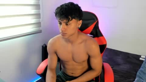 zyzz_1812 online show from June 5, 2026, 6:24 pm