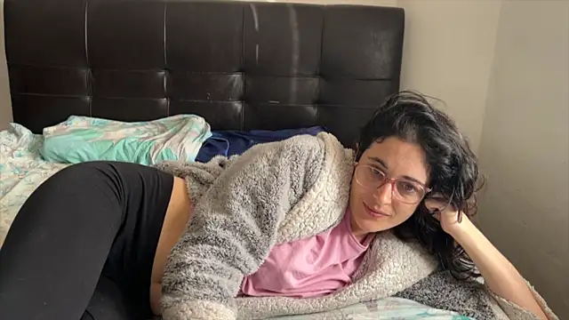 Snapshot of Lunaabbey chatting on February 12, 2026, 8:53 am Lunaabbey online show from February 12, 2026, 8:53 am