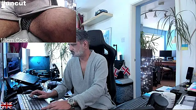 OnlineBossUK online show from November 2, 2025, 11:23 am