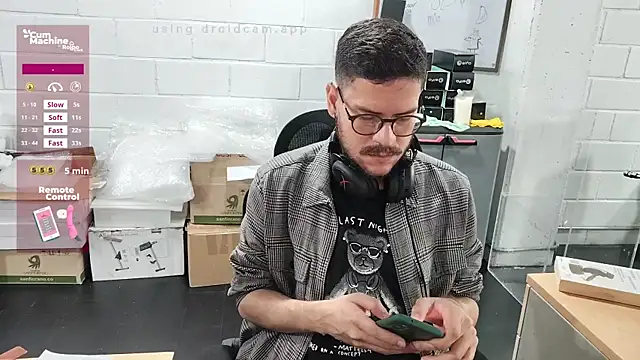 AndyHepburn online show from October 3, 2025, 1:41 pm