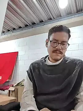 AndyHepburn online show from October 24, 2025, 2:46 pm