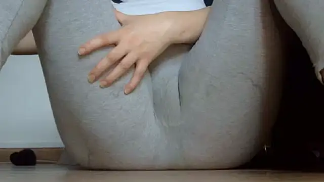 Squirtlady38 online show from December 19, 2025, 10:44 am