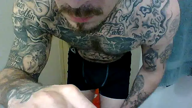 Snapshot of DADDY_KANE8--- chatting on January 2, 2025, 10:26 am DADDY KANE8--- online show from January 2, 2025, 10:26 am