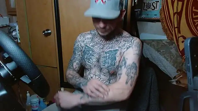 Snapshot of DADDY_KANE8--- chatting on March 3, 2025, 12:04 am DADDY KANE8--- online show from March 3, 2025, 12:04 am