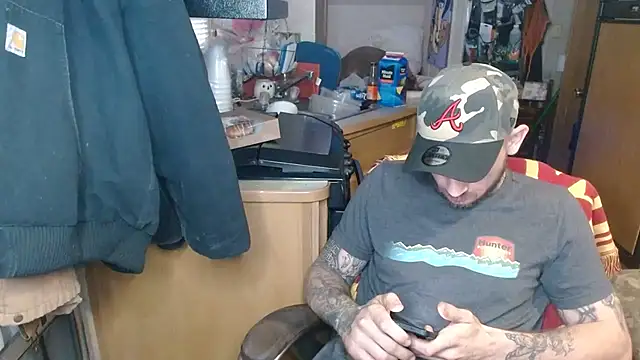 Snapshot of DADDY_KANE8--- chatting on March 20, 2025, 10:40 pm DADDY KANE8--- online show from March 20, 2025, 10:40 pm