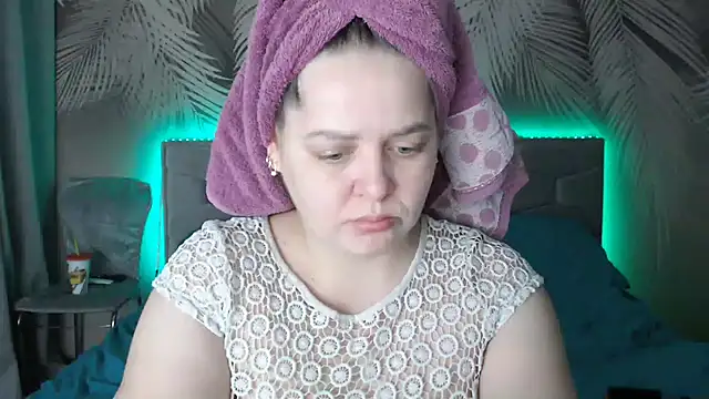 uliastar online show from January 14, 2025, 6:45 am