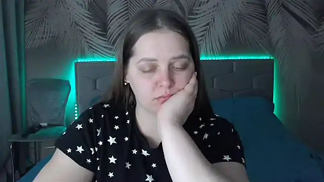 uliastar online show from February 15, 2025, 10:11 am