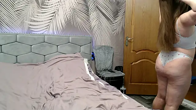 uliastar online show from March 27, 2026, 8:26 am