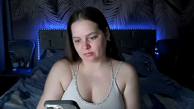 uliastar online show from April 10, 2026, 6:29 am