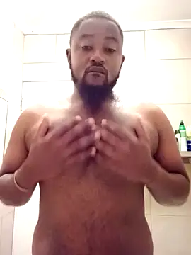 Snapshot of douksm chatting on February 3, 2025, 3:31 am douksm online show from February 3, 2025, 3:31 am