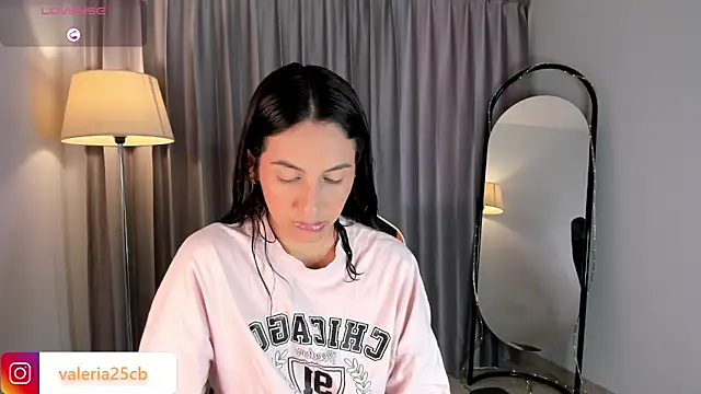 Snapshot of valeriia25_ chatting on December 18, 2024, 8:14 pm valeriia25 online show from December 18, 2024, 8:14 pm