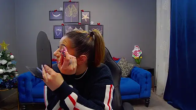 Katewalker  online show from December 17, 2024, 6:09 pm