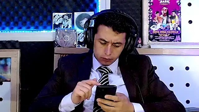 Darko0717 online show from February 4, 2025, 5:34 pm