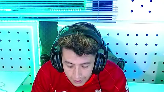 Darko0717 online show from November 17, 2025, 1:11 am