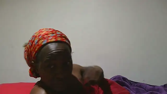 sluttylaura21 online show from September 15, 2025, 4:23 am