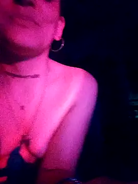 estefyzapata online show from February 10, 2026, 3:43 am