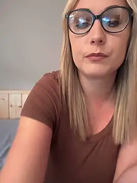 Leanymphoo online show from October 7, 2025, 8:55 am