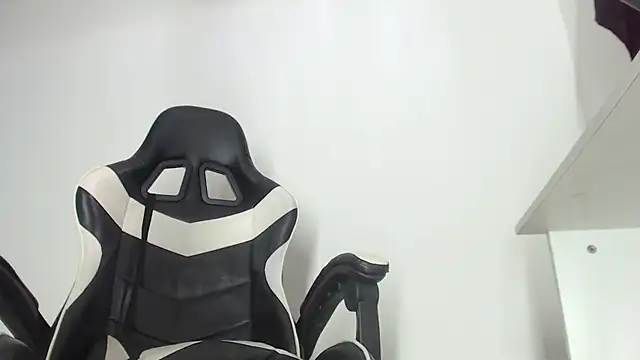 Camila Darks online show from December 3, 2024, 9:33 am