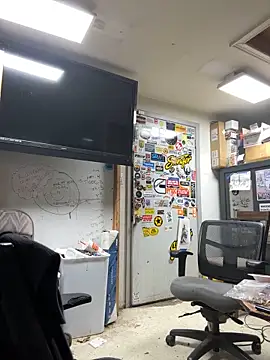 Snapshot of tank32s chatting on December 26, 2024, 7:24 am tank32s online show from December 26, 2024, 7:24 am