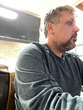 Snapshot of tank32s chatting on January 4, 2025, 9:00 am tank32s online show from January 4, 2025, 9:00 am