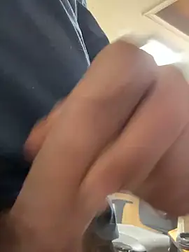 Snapshot of tank32s chatting on January 7, 2025, 6:27 am tank32s online show from January 7, 2025, 6:27 am