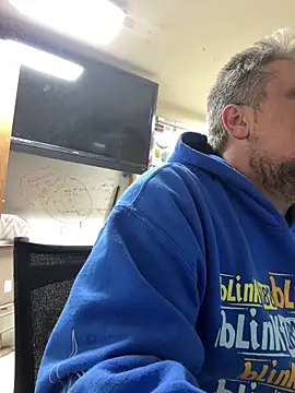 Snapshot of tank32s chatting on March 6, 2025, 8:30 am tank32s online show from March 6, 2025, 8:30 am