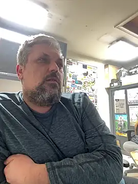 Snapshot of tank32s chatting on March 17, 2025, 7:13 am tank32s online show from March 17, 2025, 7:13 am