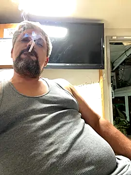 Snapshot of tank32s chatting on September 19, 2025, 7:21 am tank32s online show from September 19, 2025, 7:21 am