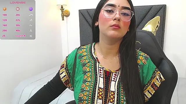 analishalimar online show from February 12, 2025, 3:05 pm